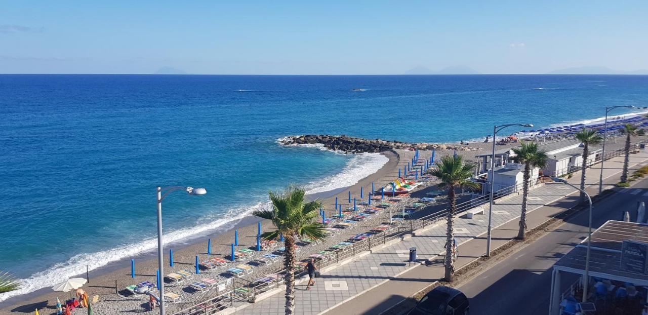 Abbronzatissima Capo D'Orlando Apartment Екстериор снимка
